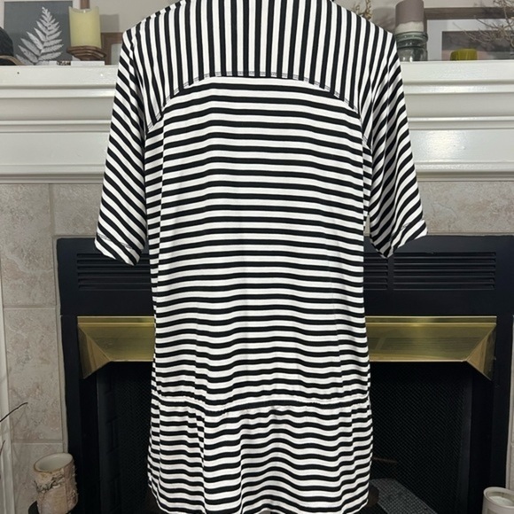 ST.JOHN Luxury Viscose Black And White Striped Tunic Top With Cowl Neck - Picture 6 of 16
